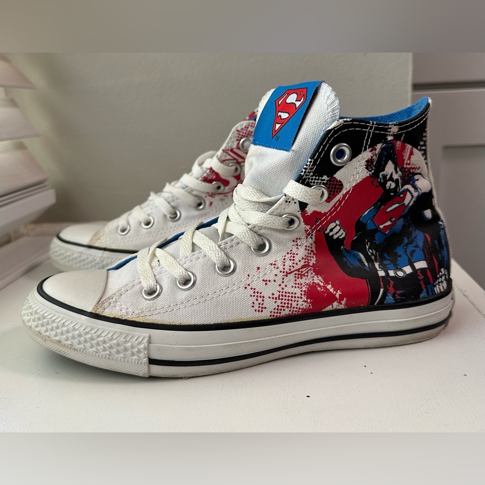 Converse All Star High Top Women Size 7 Men 5 Unisex Superman DC Comic Shoe